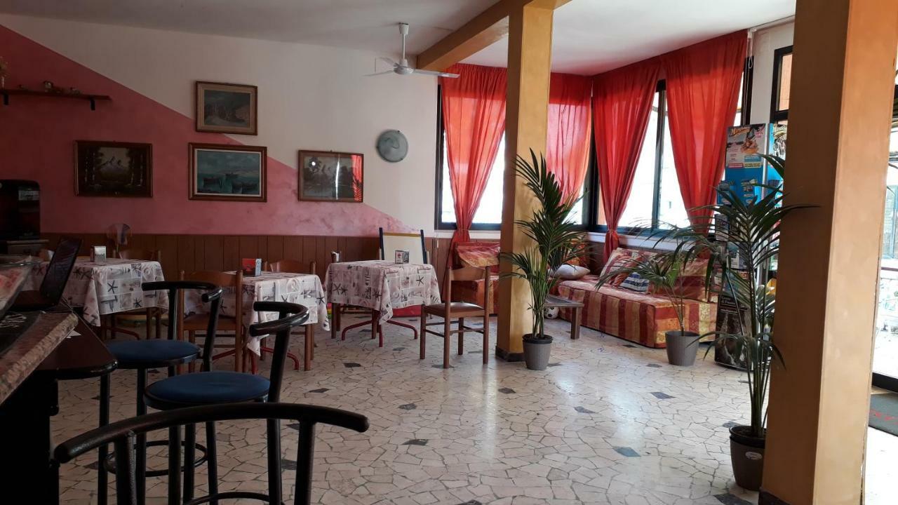 Hotel Rosa Римини Экстерьер фото