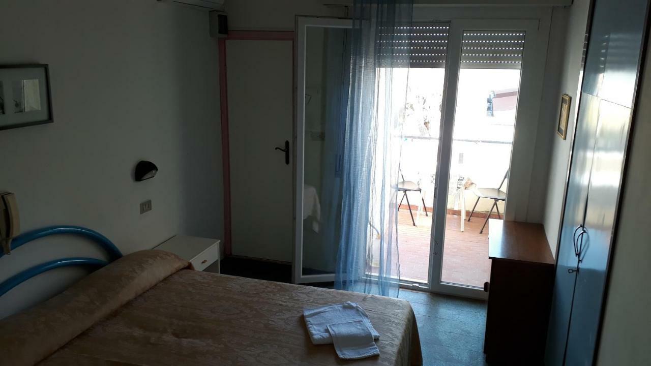 Hotel Rosa Римини Экстерьер фото