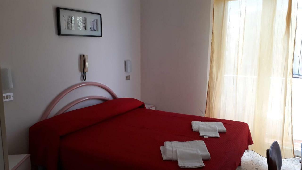 Hotel Rosa Римини Экстерьер фото